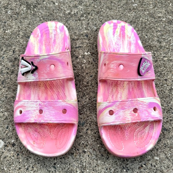 Women’s (Sz 10) Classic Marbled Crocs Sandals, Pale Orange Combo 207701 H Styles - Picture 2 of 3